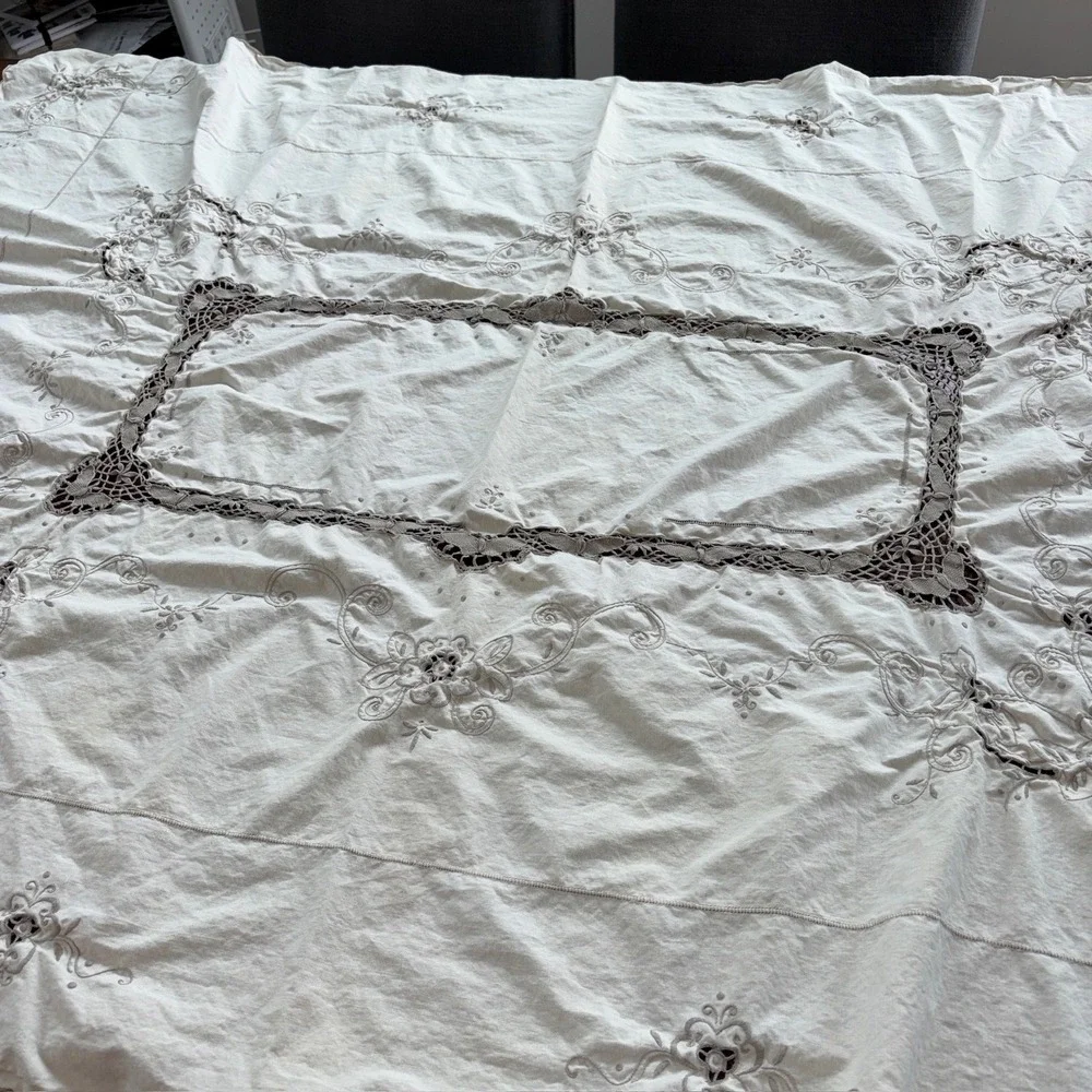 Vintage Cream Embroidered Linen Tablecloth + Table Runner Cutwork Lace  59x48